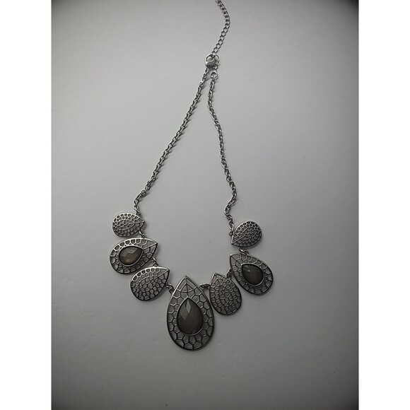 Vintage Necklace Silver Tone Tan Faceted Rhinestones Teardrop Jewelry Costume - Picture 8 of 15